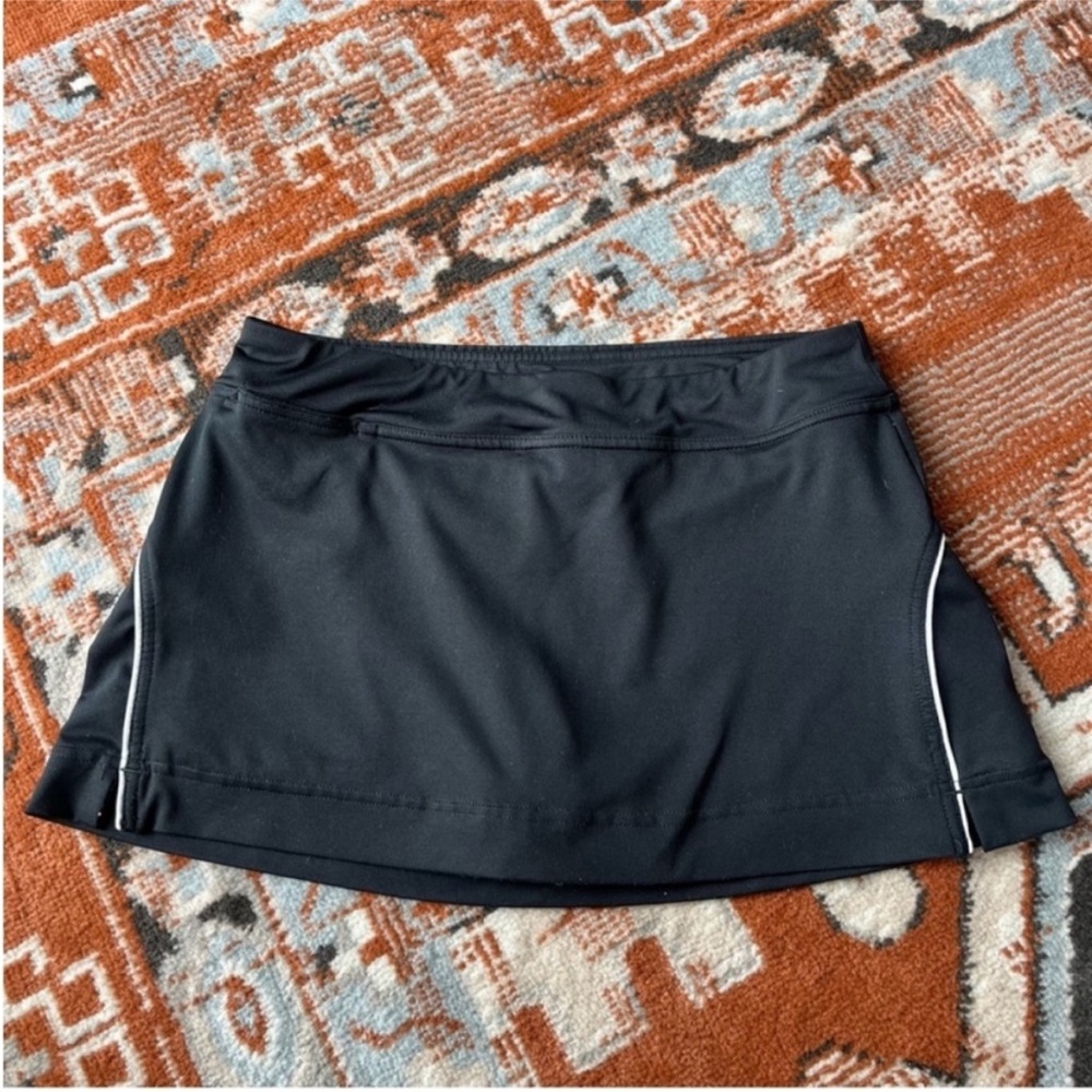Low rise athletic skirt - Picture 2 of 6